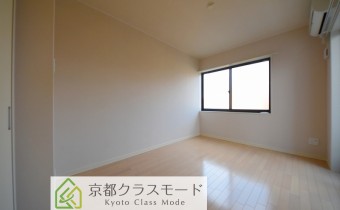 Room ※室内写真は同マンション内の別タイプのお部屋のものです。