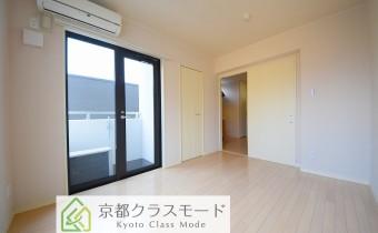 Room ※室内写真は同マンション内の別タイプのお部屋のものです。