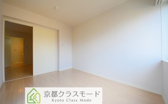 Room ※室内写真は同マンション内の別タイプのお部屋のものです。