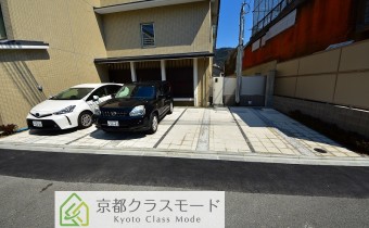 敷地内ガレージ