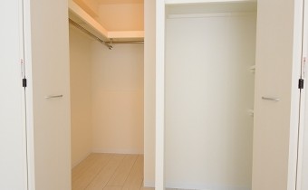 洋室6帖のウォークインクローゼット