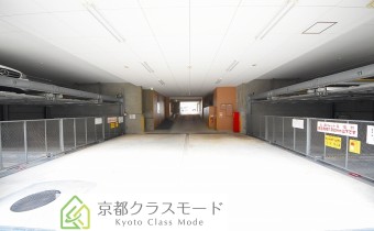 敷地内ガレージ