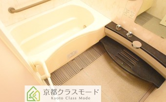 バスルーム　※室内写真は同マンション内の202号室のものです。