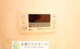 追い炊きシステム　※室内写真は同マンション内の202号室のものです。