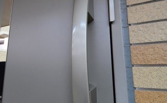 ※室内写真は同マンション内の805号室のものです。
