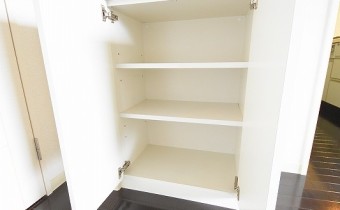 ※室内写真は同マンション内の805号室のものです。