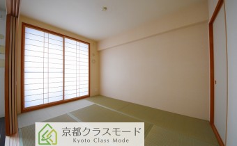 ※室内写真は同マンション内の805号室のものです。
