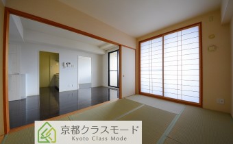 ※室内写真は同マンション内の805号室のものです。