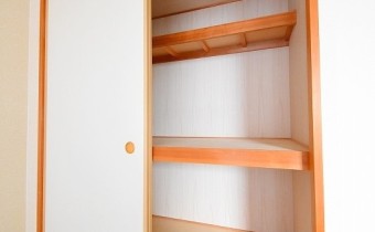 ※室内写真は同マンション内の805号室のものです。