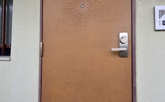 玄関ドア