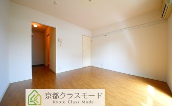 洋室6.8帖・別アングル