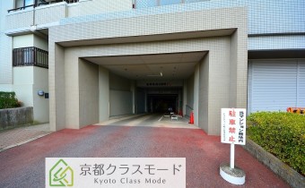 敷地内ガレージ・入り口
