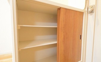 シューズBOX　※室内写真は同マンション内の402号室のものです。