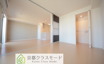 広々としたリビング11.9帖+洋室6帖♪