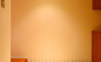 玄関　※室内写真は同マンションの別のお部屋のものです。参考にご覧ください。