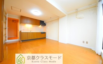 LDK11.7　※室内写真は同マンションの別のお部屋のものです。参考にご覧ください。
