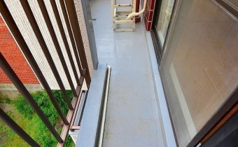 バルコニー　※室内写真は同マンションの別のお部屋のものです。参考にご覧ください。