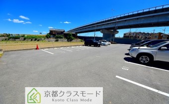 敷地内ガレージ