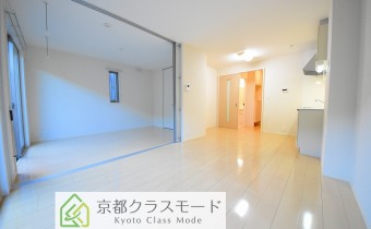 人気の横並びの間取り♪白ベースの明るいお部屋です！