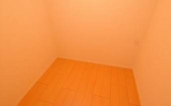 ウォークインクローゼットの内部