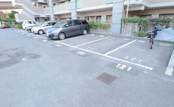 敷地内ガレージ