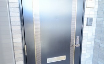 ※室内写真は同マンション内の506号室のものです。