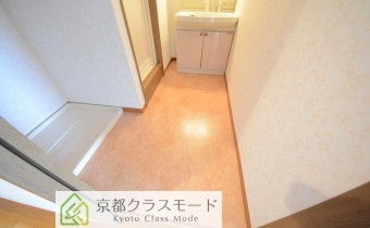 ※室内写真は同マンション内の506号室のものです。