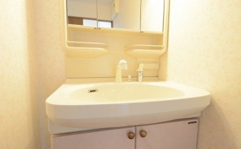 ※室内写真は同マンション内の506号室のものです。