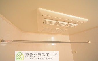 ※室内写真は同マンション内の506号室のものです。