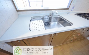 ※室内写真は同マンション内の506号室のものです。