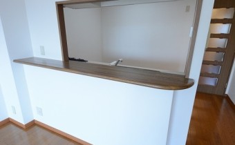 ※室内写真は同マンション内の506号室のものです。
