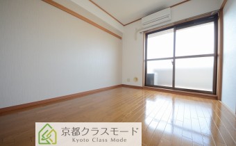 ※室内写真は同マンション内の506号室のものです。※和室になります。