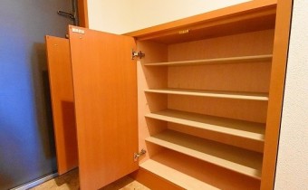 シューズBOX　※室内写真は同マンション内の別のお部屋のものです。参考にご覧ください。
