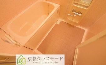 バスルーム　※室内写真は同マンション内の別のお部屋のものです。参考にご覧ください。