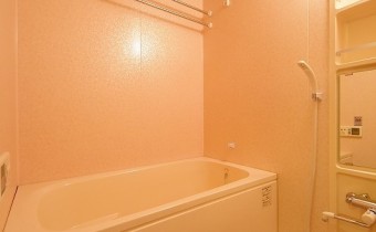 バスルーム　※室内写真は同マンション内の別のお部屋のものです。参考にご覧ください。