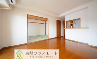 ※室内写真は同マンション内の別のお部屋のものです。参考にご覧ください。