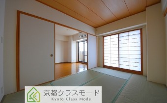 和室6帖　※室内写真は同マンション内の別のお部屋のものです。参考にご覧ください。