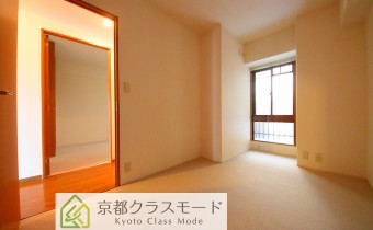Room 5帖　※室内写真は同マンション内の別のお部屋のものです。参考にご覧ください。