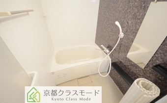 バスルーム　※同マンション内の別のお部屋のものです。参考としてご覧ください。