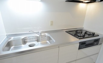 システムキッチン　※同マンション内の別のお部屋のものです。参考としてご覧ください。