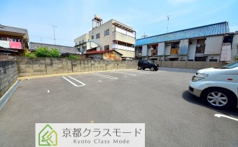 敷地内ガレージ