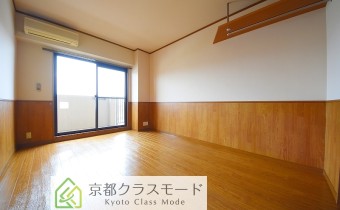 洋室8帖・別アングル