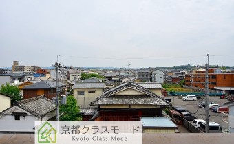 眺望・南東向き・右奥に桃山城が見えます！