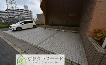 敷地内ガレージ