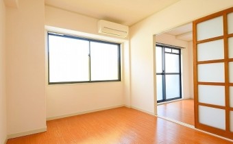 洋室5.6帖・別アングル