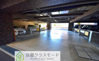 敷地内ガレージ　※サイズの制限あります