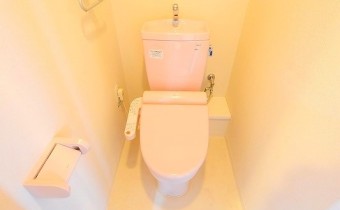 ウォシュレットトイレ　※室内写真は同マンション内の505号室のものです。