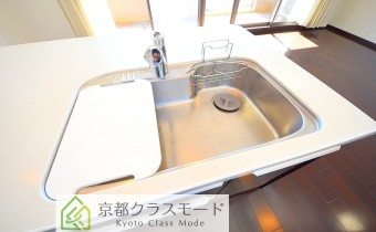 調理スペース　※室内写真は同マンション内の505号室のものです。