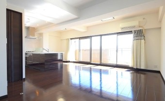 ※室内写真は同マンション内の505号室のものです。