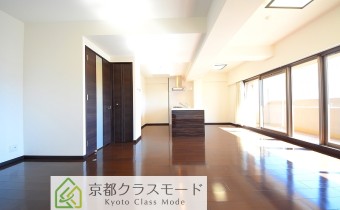 ※室内写真は同マンション内の505号室のものです。